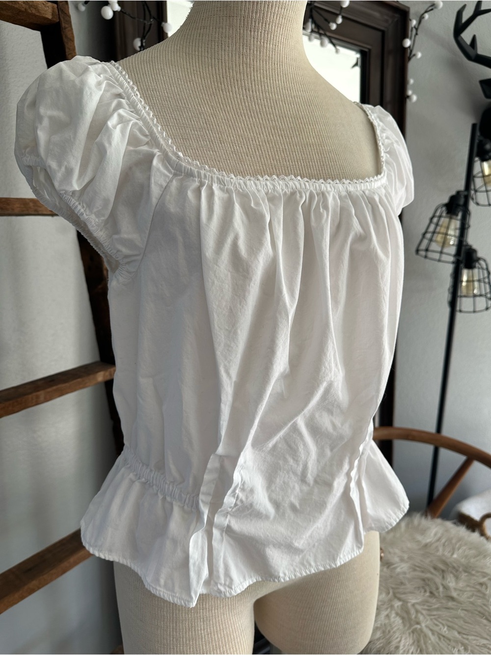 H&M White Square-Neck Puff Sleeve Peplum Top, size large - Picture 4 of 10